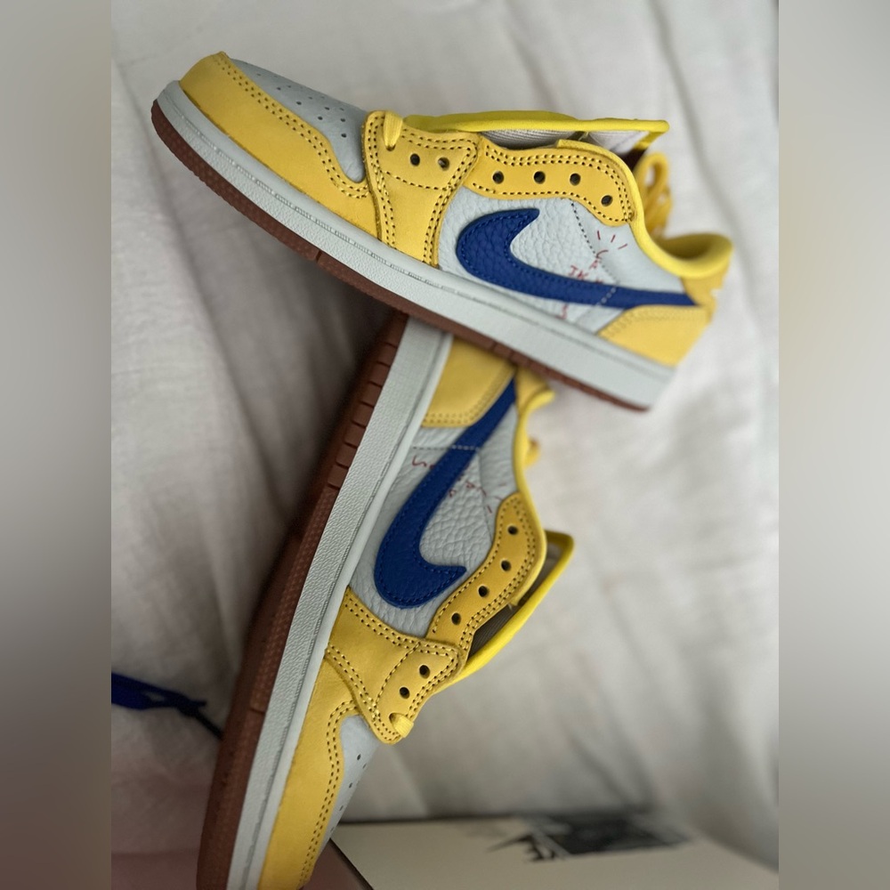 Jordan 1 Retro Low OG SP
Travis Scott Canary (PS) in 1.5Y